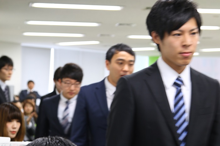 ②